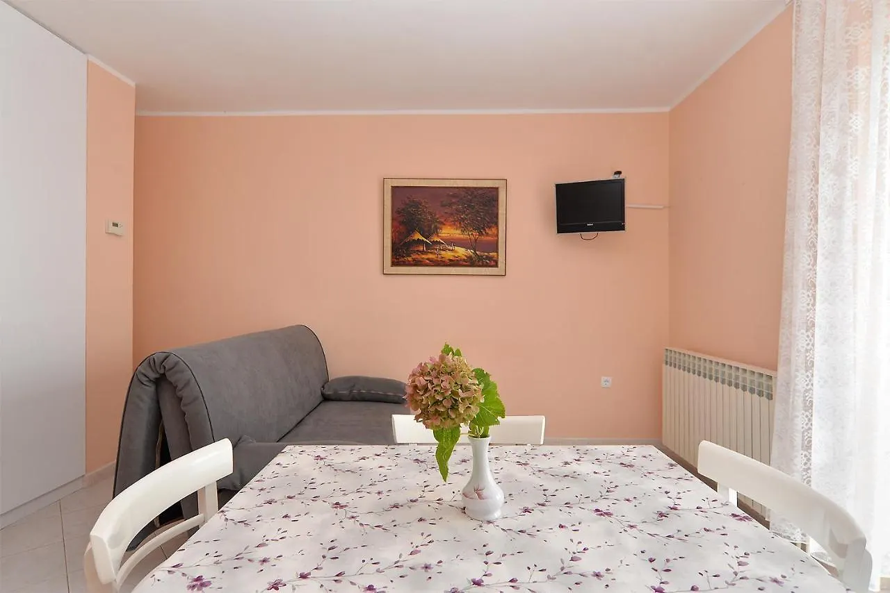 Apartments Medulinska Rabac 757 كرواتيا