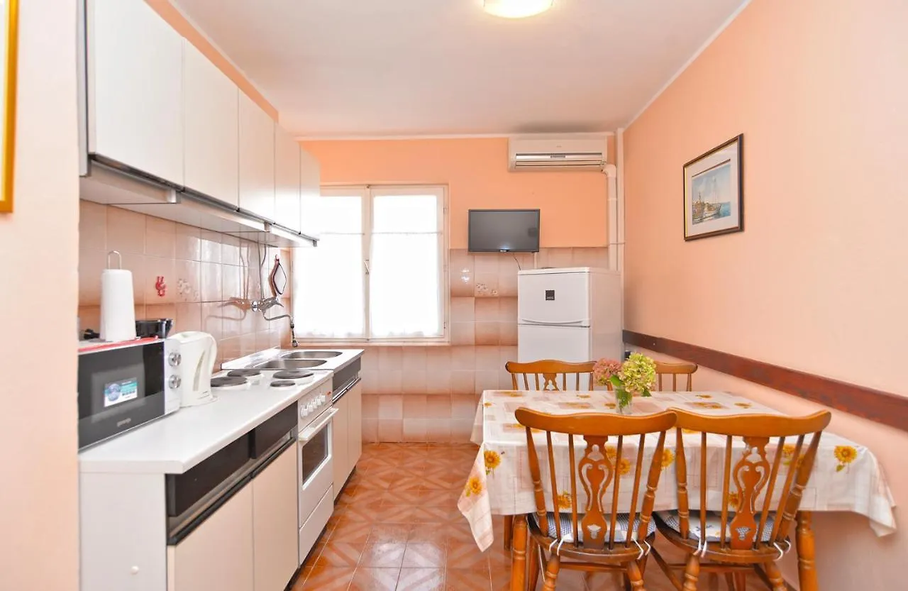 Apartments Medulinska Rabac 757 كرواتيا
